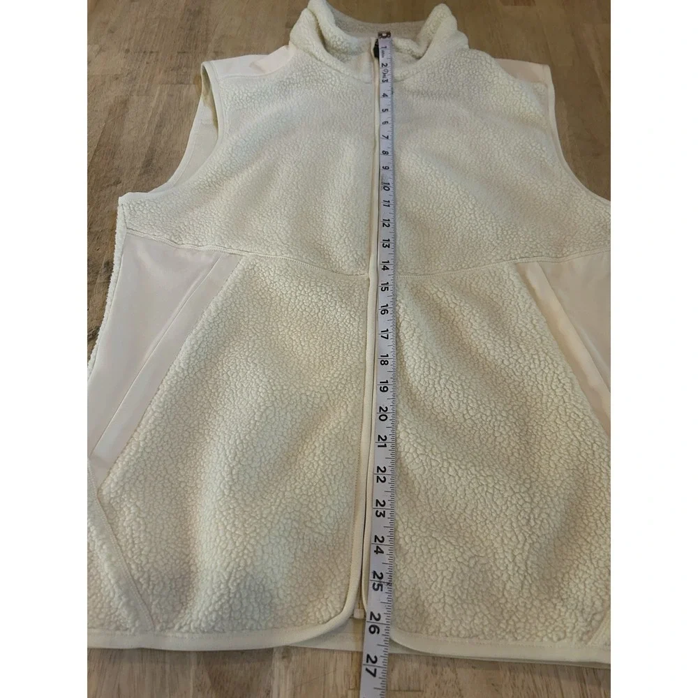 CUTS‎ Men's Polartec Sherpa Full Zip Cream Size Medium Pockets EUC